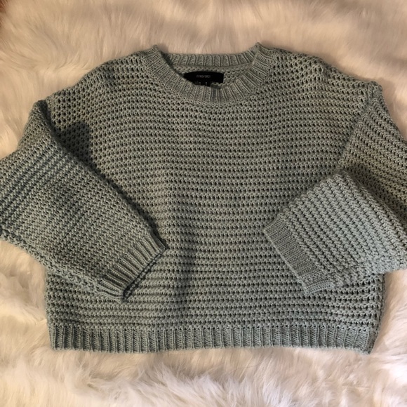 Forever 21 sweater 🧚🏽♀️ - Picture 3 of 3